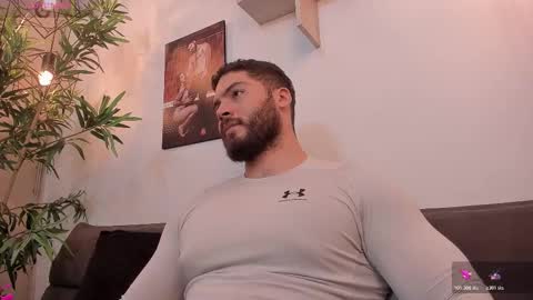 Instagram jeanpaulfit  online show from November 26, 2025, 12:33 am