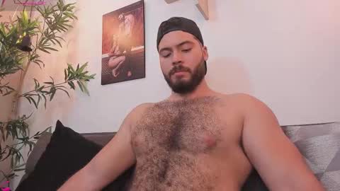 Instagram jeanpaulfit  online show from December 4, 2025, 11:24 pm