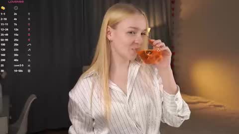 Snapshot of sebrinarainha chatting on September 16, 2025, 7:26 pm Rina online show from September 16, 2025, 7:26 pm