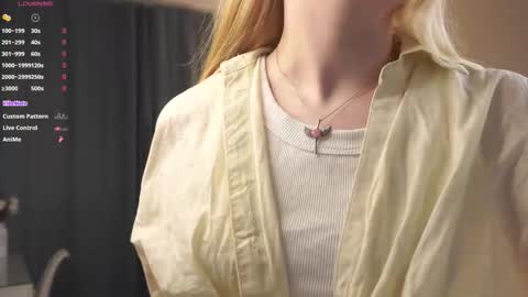 Snapshot of sebrinarainha chatting on October 1, 2025, 7:09 pm Rina online show from October 1, 2025, 7:09 pm