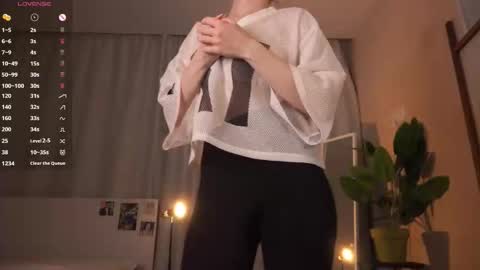 Snapshot of second_aid chatting on November 19, 2025, 4:29 pm Brenda online show from November 19, 2025, 4:29 pm