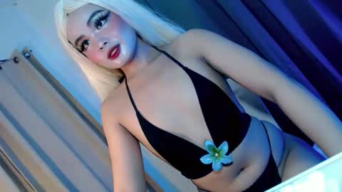 kwen online show from November 3, 2025, 11:44 am