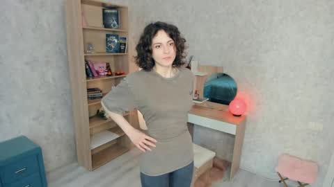 Mia online show from May 13, 2026, 9:50 am