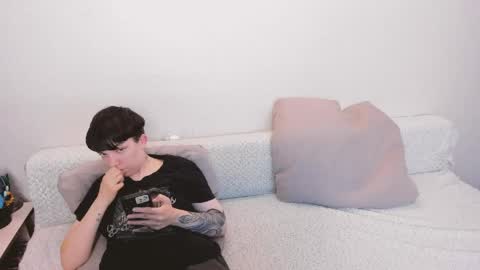 Snapshot of secret_dreams_ chatting on June 6, 2026, 5:28 pm Amanda and pair in a real life we love each other but can play with you online show from June 6, 2026, 5:28 pm