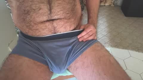 secret_neighbor_ online show from April 19, 2026, 12:26 pm