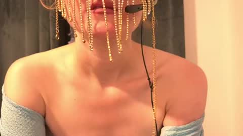 Snapshot of secretanni chatting on June 23, 2026, 9:35 pm Anni online show from June 23, 2026, 9:35 pm