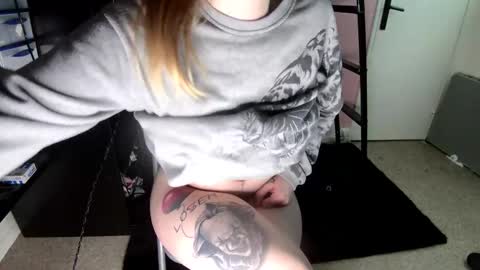 secretcouple67 online show from February 19, 2026, 10:28 pm