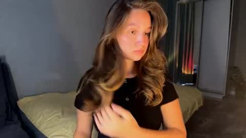 Snapshot of secretnaya_girl chatting on July 4, 2026, 8:20 am Alina online show from July 4, 2026, 8:20 am