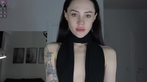 Sara online show from November 1, 2025, 9:39 pm