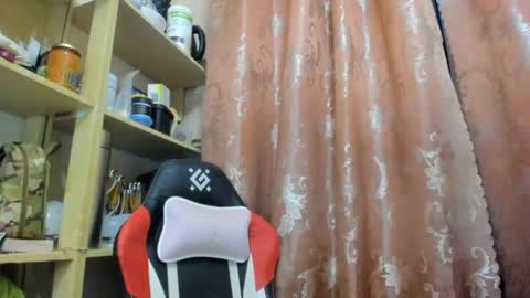 seductive_she_wolf online show from April 13, 2026, 6:02 pm