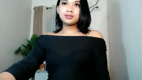 Deluxe online show from May 15, 2026, 7:32 pm