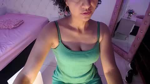 seductress_malia online show from October 14, 2025, 1:45 pm