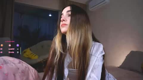 Snapshot of seeeyoubaby chatting on September 22, 2025, 4:42 pm Slavia online show from September 22, 2025, 4:42 pm