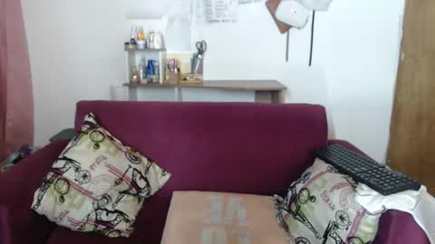 seleena_01 online show from December 3, 2024, 2:25 am