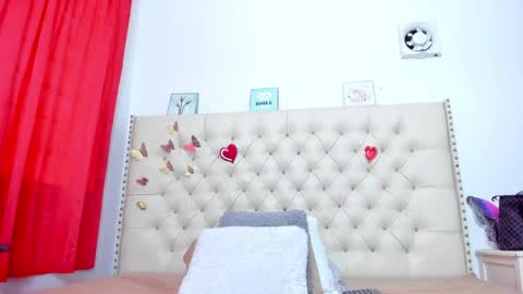 selena_beautyy online show from April 18, 2026, 8:09 pm