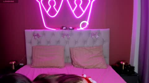 Snapshot of selena_cutiee chatting on December 18, 2024, 11:34 am Selena online show from December 18, 2024, 11:34 am