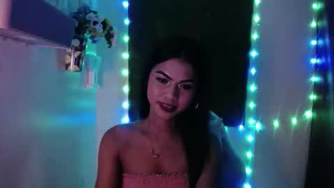 selena_fox2000 online show from April 18, 2026, 10:41 am