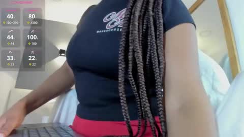 Selena online show from November 22, 2025, 10:58 am