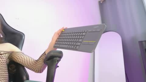 selena roberts online show from April 17, 2026, 1:30 am