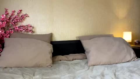Snapshot of selena_shawty chatting on June 3, 2026, 8:28 am H i My names is Selena Welcome to my room Please thumbs up - its important online show from June 3, 2026, 8:28 am