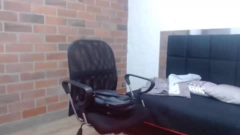 Selena online show from October 6, 2025, 1:03 am