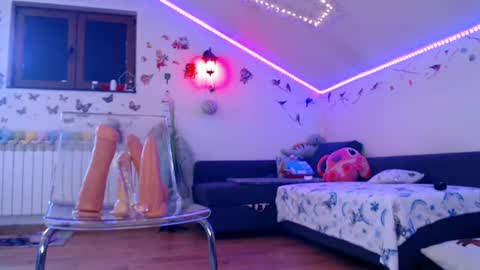 Snapshot of selenabee1 chatting on July 2, 2026, 9:37 am Selena online show from July 2, 2026, 9:37 am