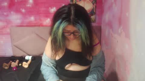 Selena Priscilla Blair Montenegro online show from January 16, 2025, 5:32 am