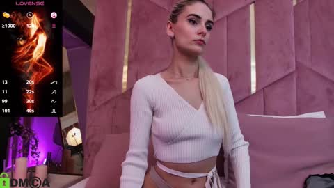 Selena online show from January 7, 2026, 6:38 am