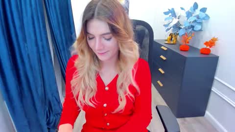 selenaemoore online show from October 17, 2025, 4:37 am