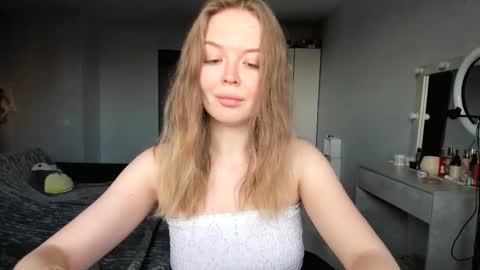 selenagentle online show from January 17, 2026, 7:02 am