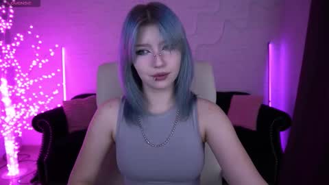 selenairis online show from March 18, 2026, 12:47 am