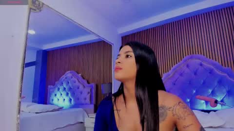 selenastonne online show from September 16, 2025, 8:43 pm