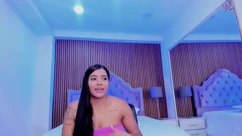 selenastonne online show from November 4, 2025, 9:14 pm