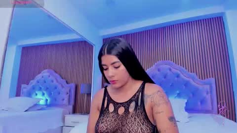 selenastonne online show from November 28, 2025, 8:44 pm