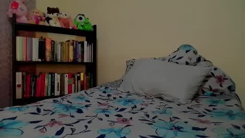 selene_hebe online show from April 25, 2026, 2:14 am