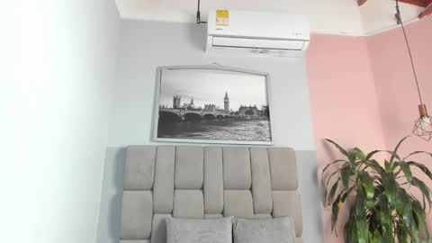 Selene online show from October 19, 2025, 7:47 pm