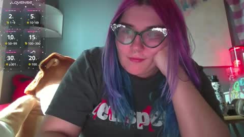 Selene online show from December 2, 2025, 8:15 pm