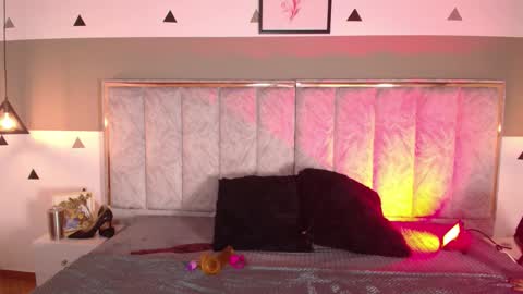 Snapshot of seleneblaze chatting on October 27, 2025, 11:36 am Selene online show from October 27, 2025, 11:36 am