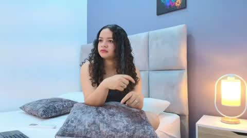 Snapshot of selenevalois chatting on June 13, 2026, 1:42 pm selenevalois online show from June 13, 2026, 1:42 pm