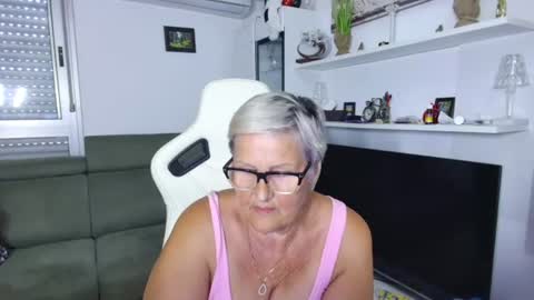 Snapshot of selenna57 chatting on June 17, 2026, 11:45 am Selenna online show from June 17, 2026, 11:45 am