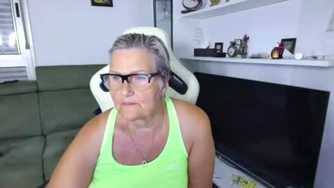 Snapshot of selenna57 chatting on June 18, 2026, 5:28 pm Selenna online show from June 18, 2026, 5:28 pm