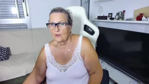 Snapshot of selenna57 chatting on June 24, 2026, 5:12 pm Selenna online show from June 24, 2026, 5:12 pm