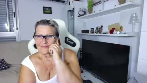 Snapshot of selenna57 chatting on July 2, 2026, 5:19 pm Selenna online show from July 2, 2026, 5:19 pm