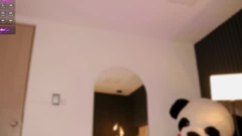 Selenne online show from October 18, 2025, 12:35 am