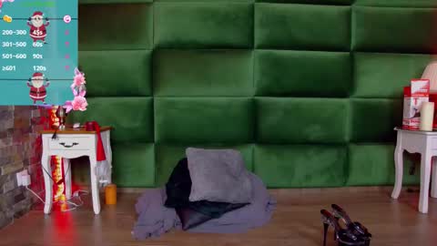 Selen online show from December 17, 2025, 8:26 pm