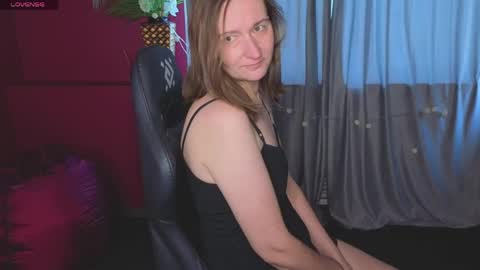 Snapshot of selestiasonata chatting on June 5, 2026, 6:52 am selestiasonata online show from June 5, 2026, 6:52 am