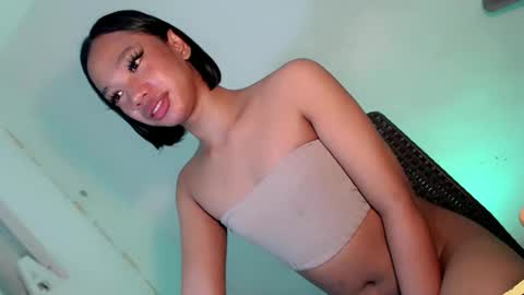 Snapshot of selfsuckercum69 chatting on September 18, 2025, 11:01 am Jessy online show from September 18, 2025, 11:01 am