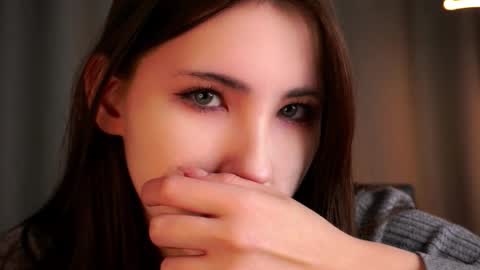 Snapshot of selinadiercks chatting on November 24, 2025, 3:12 pm Elizabeth online show from November 24, 2025, 3:12 pm