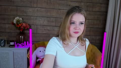 SelinSwarovski online show from February 7, 2025, 7:49 pm