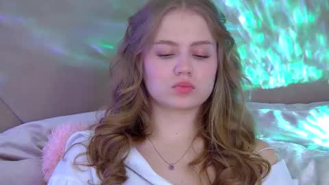 SelinSwarovski online show from October 4, 2025, 5:11 pm